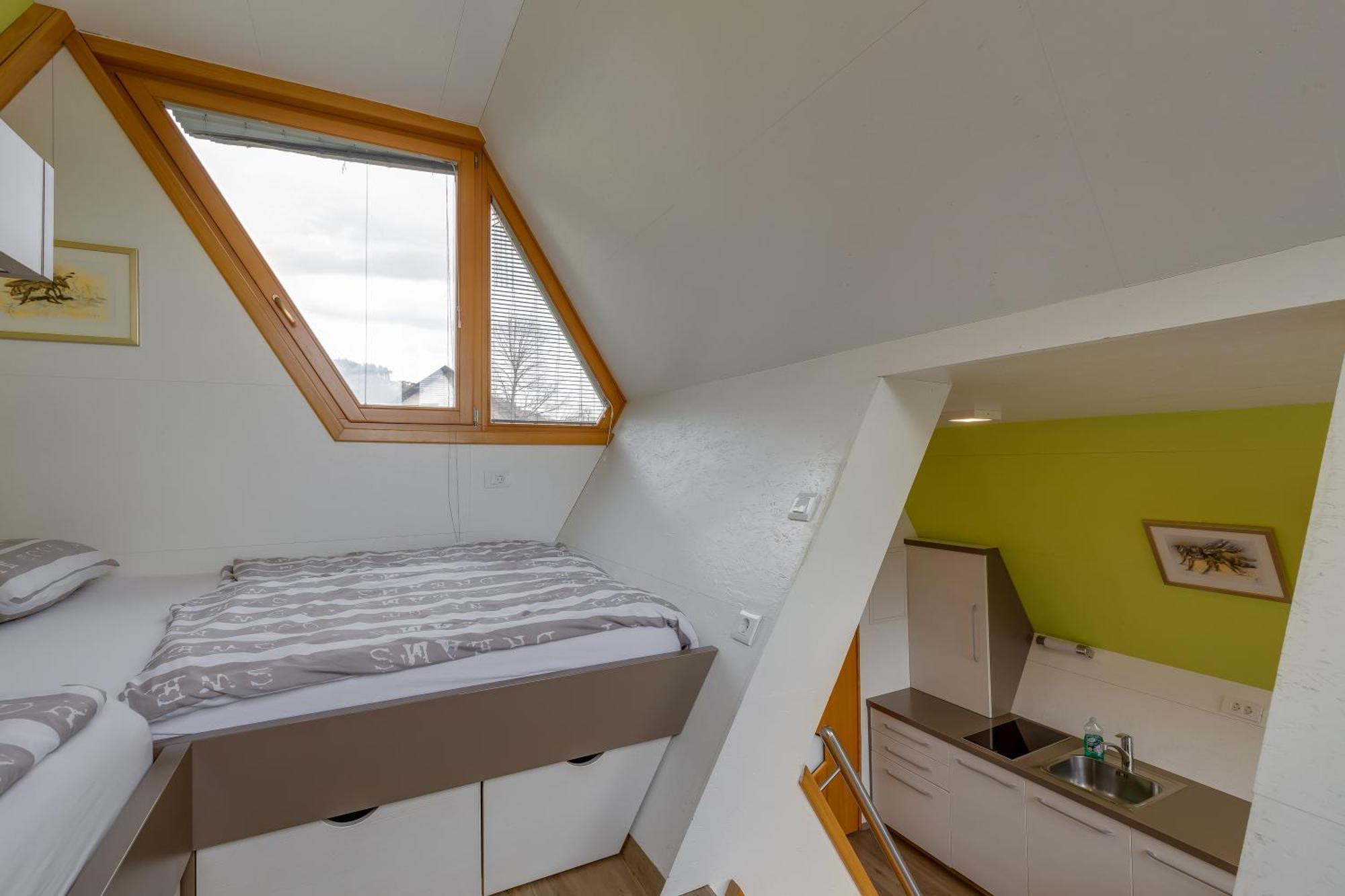 Honeycomb Chalets And Apartments Mozirje - Happy Rentals Room photo